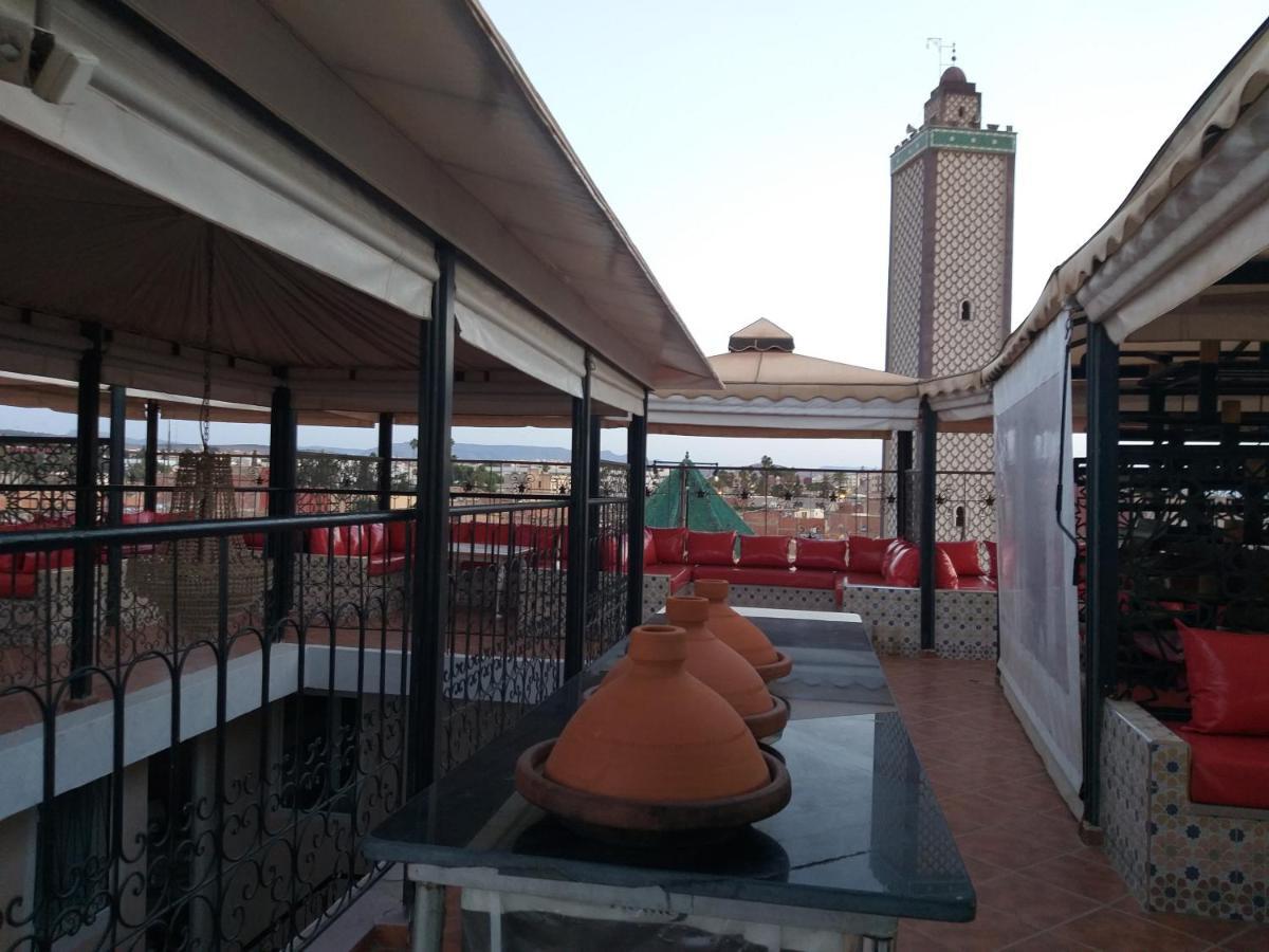 Hotel Lahlou Riad Cafeteria ウジダ エクステリア 写真