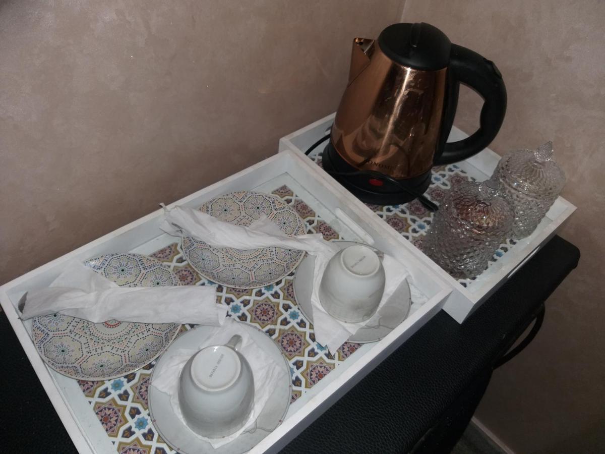 Hotel Lahlou Riad Cafeteria ウジダ エクステリア 写真
