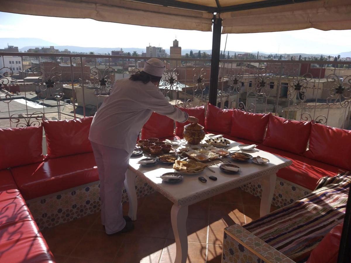 Hotel Lahlou Riad Cafeteria ウジダ エクステリア 写真